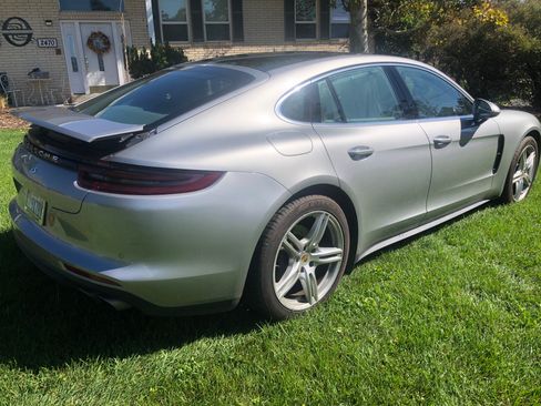 Used 2018 Porsche Panamera 4S image 13