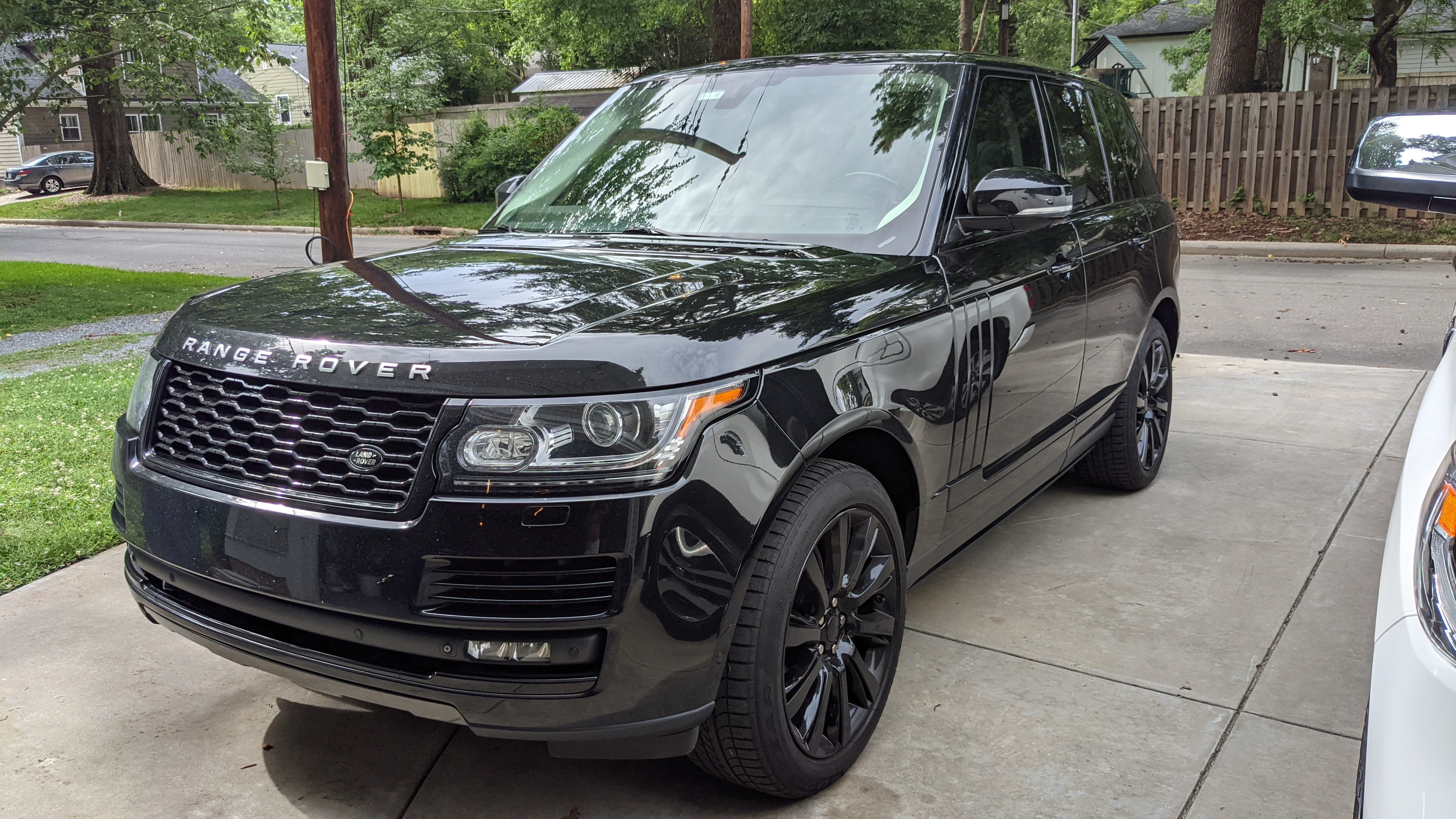 Used 2015 Land Rover Range Rover Supercharged AWD/4WD image 1