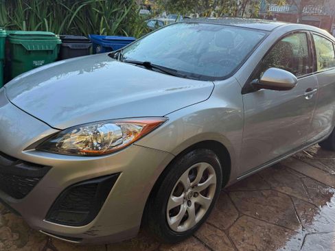 Used 2011 MAZDA MAZDA3 i Sport image 4