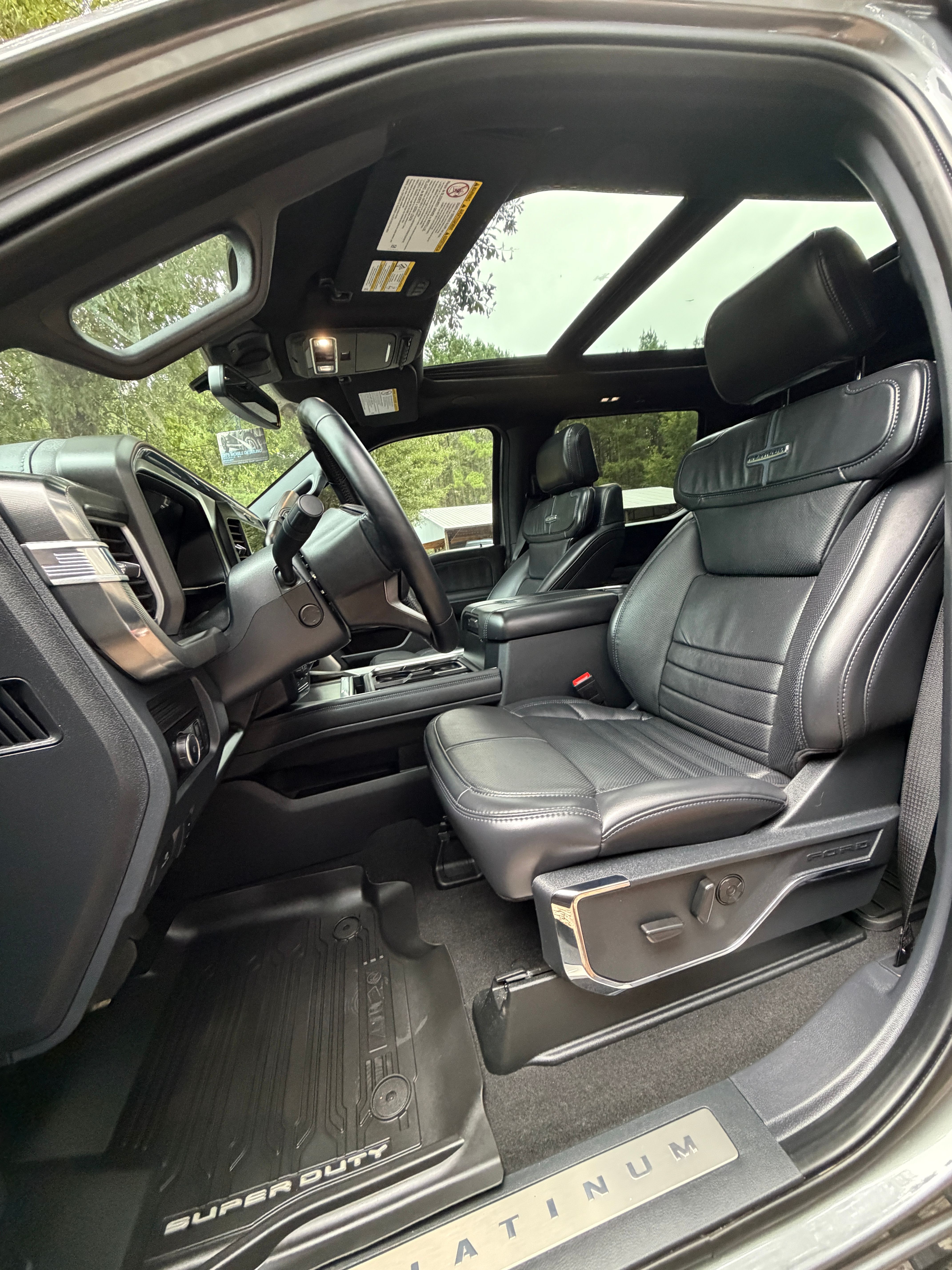 Used 2025 Ford F350 Platinum w/ Tremor Off-Road Package AWD/4WD image 5