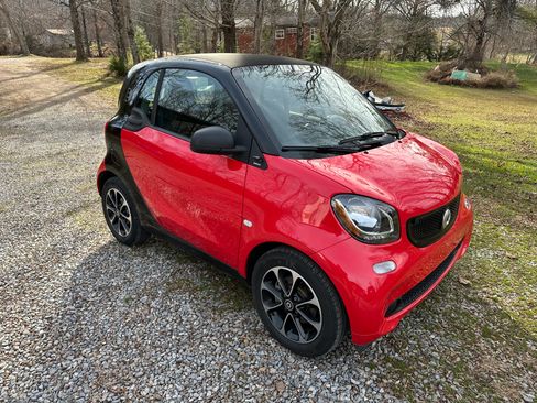 Used 2017 smart fortwo electric drive image 2