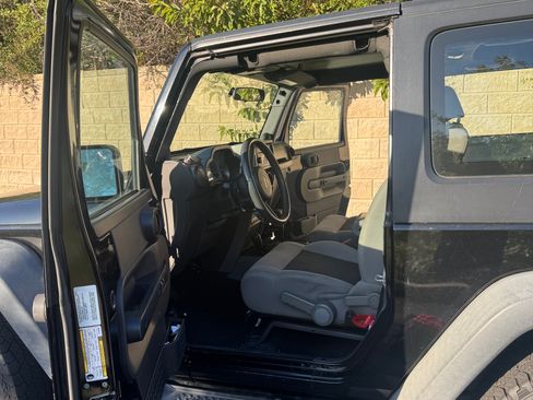 Used 2010 Jeep Wrangler Sport AWD/4WD image 4