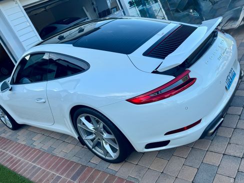 Used 2017 Porsche 911 Carrera image 6