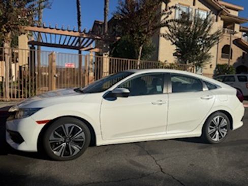Used 2018 Honda Civic EX-T image 13