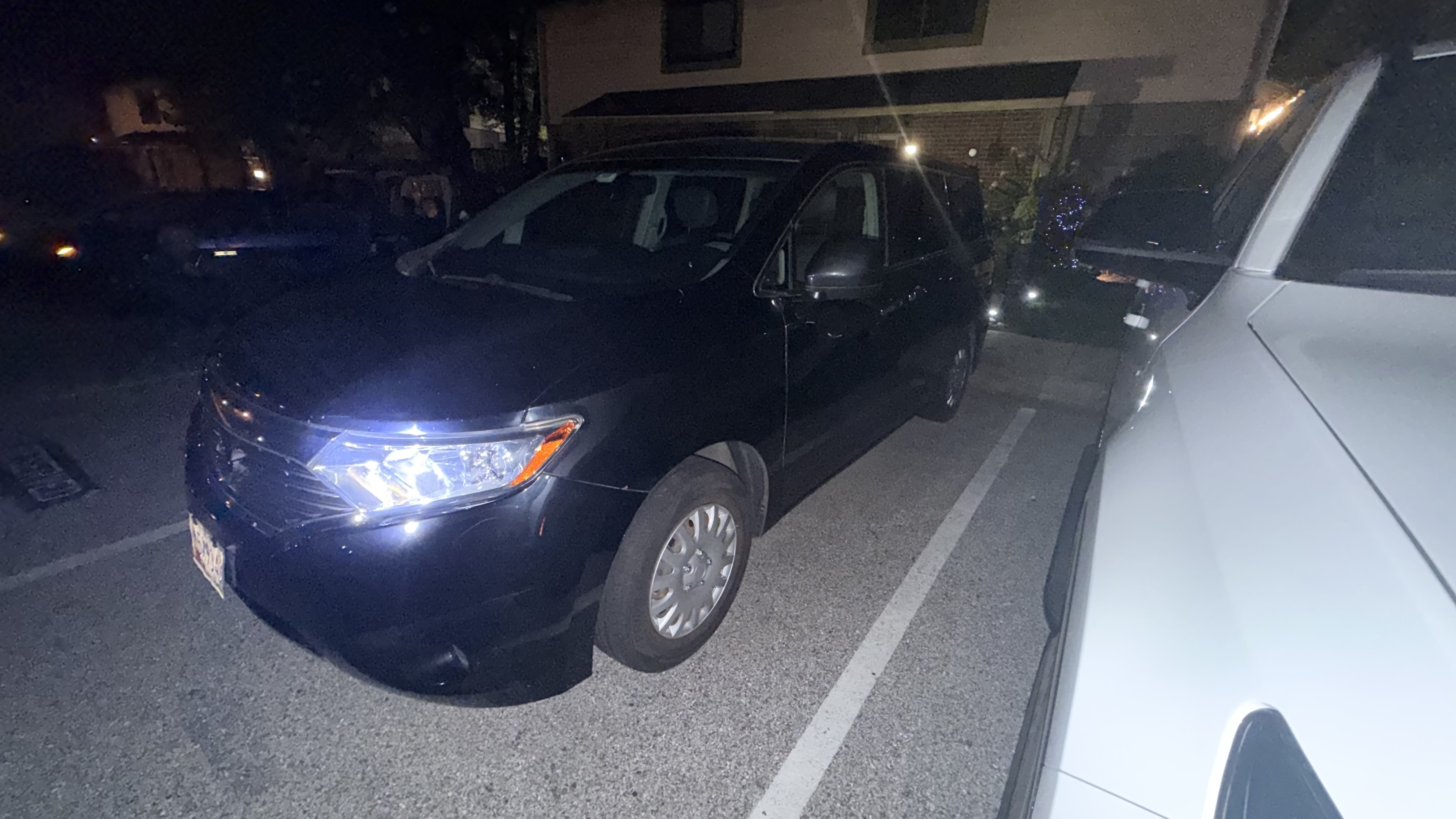 Used 2012 Nissan Quest S FWD image 1