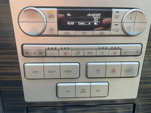 Used 2008 Lincoln Navigator L 2WD image 15