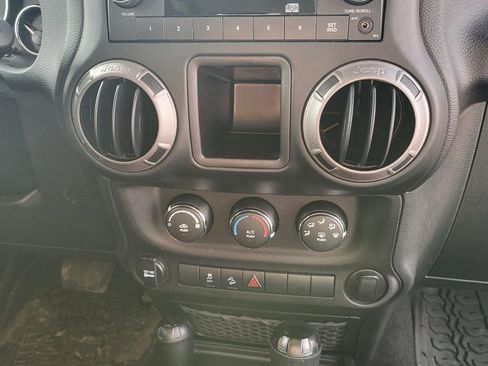 Used 2017 Jeep Wrangler Sport image 11