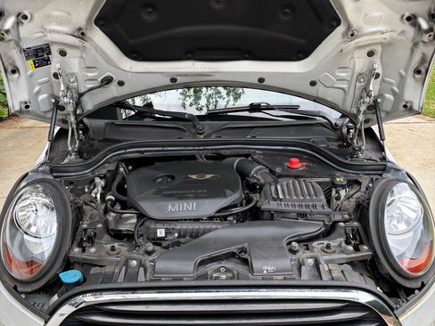 Used 2018 MINI Cooper 4-Door Hardtop image 28