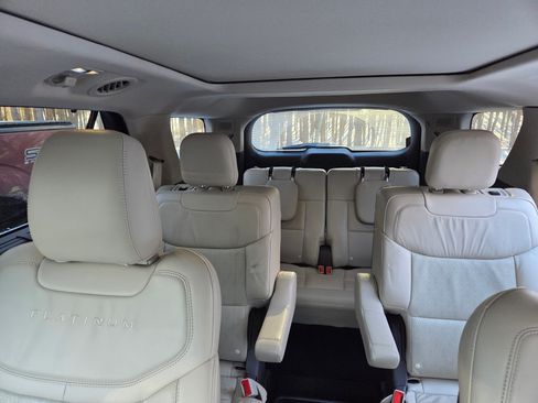 Used 2020 Ford Explorer Platinum image 10