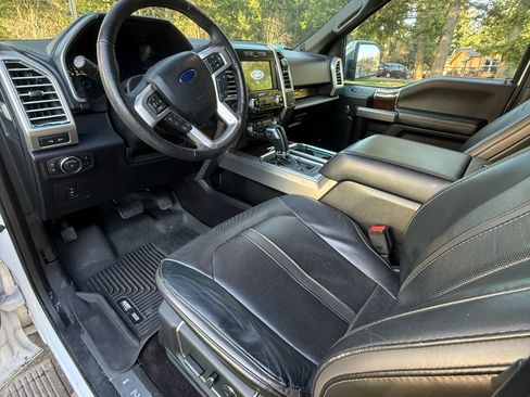 Used 2016 Ford F150 Platinum w/ Equipment Group 701A Luxury image 10