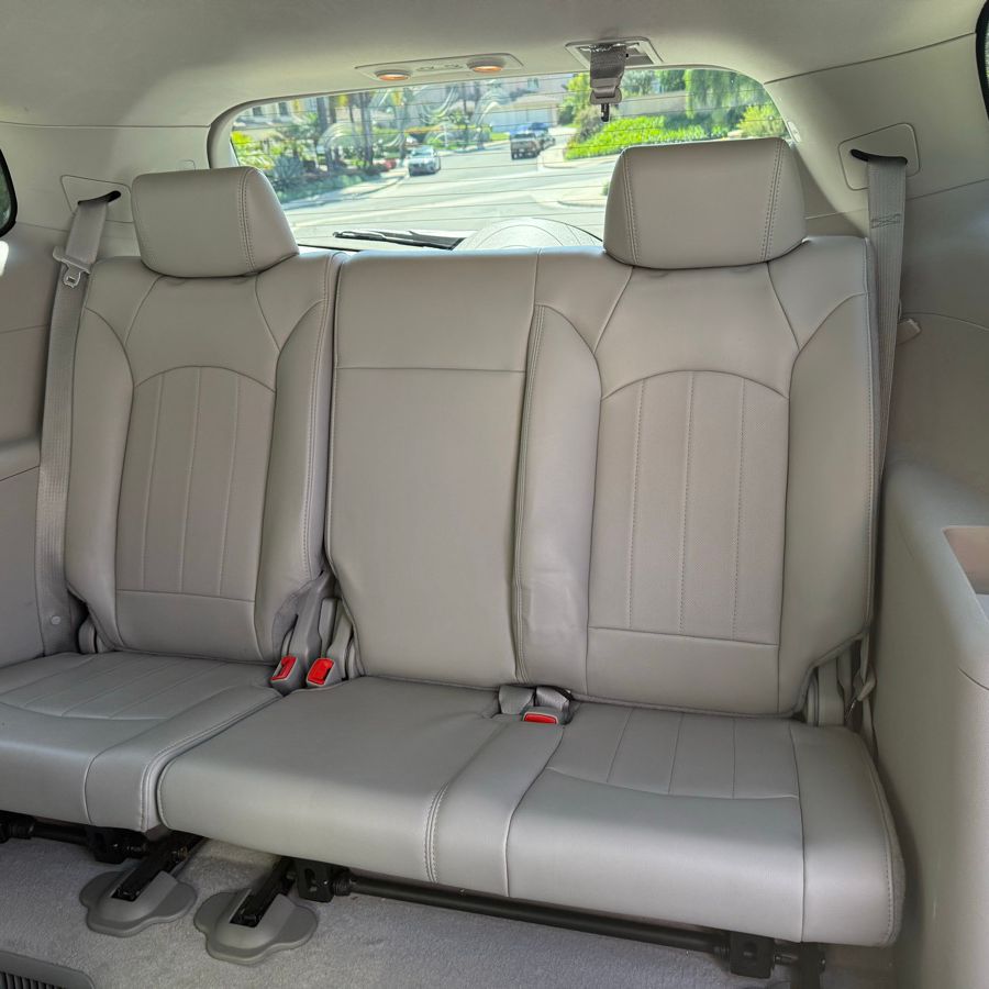Used 2008 Buick Enclave CXL w/ Entertainment Package #4 FWD image 4