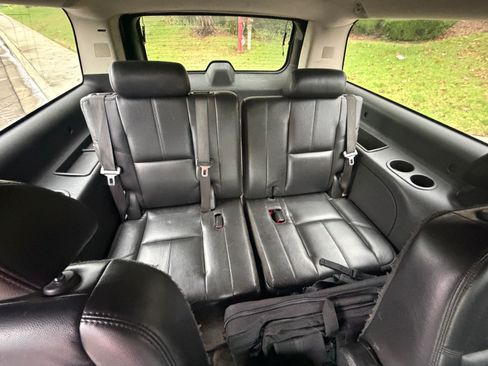 Used 2008 Chevrolet Suburban LTZ w/ LTZ Preferred Equipment Group image 6