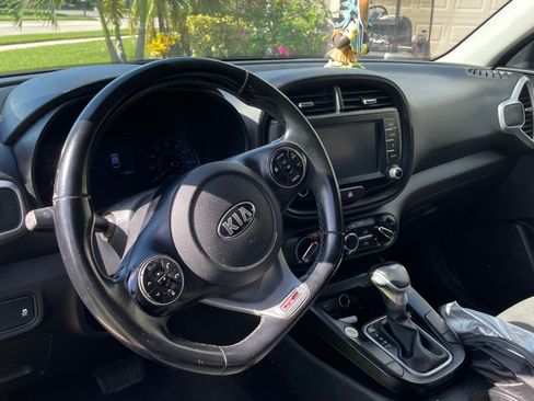Used 2020 Kia Soul GT-Line w/ GT 2.0L Power Sunroof Package FWD image 6