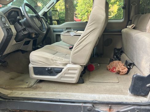 Used 2008 Ford F250 XLT image 2