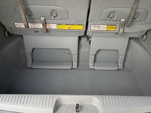 Used 2007 Kia Sedona EX image 14