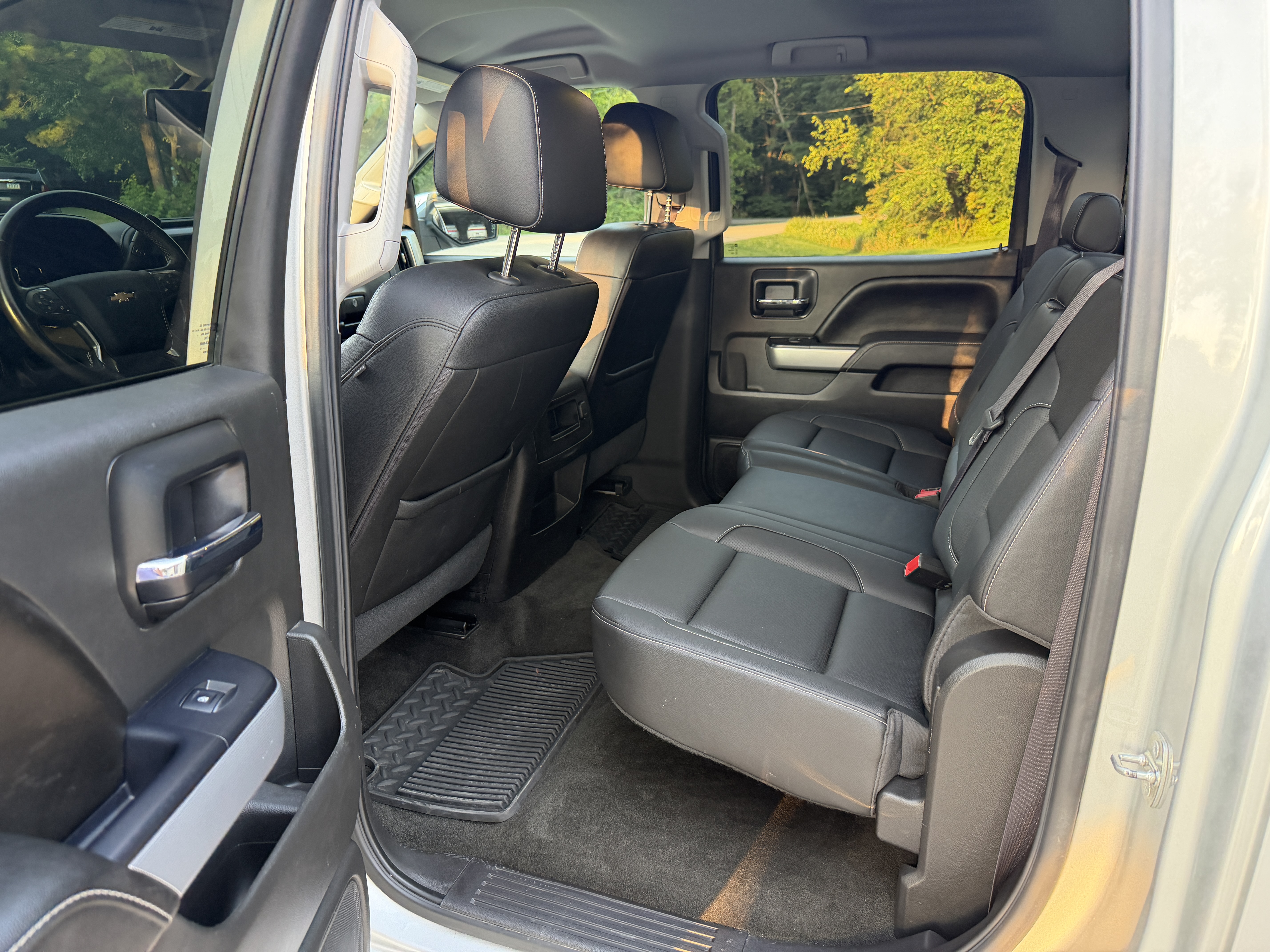 Used 2016 Chevrolet Silverado 1500 LTZ Z71 w/ LTZ Plus Package AWD/4WD image 18
