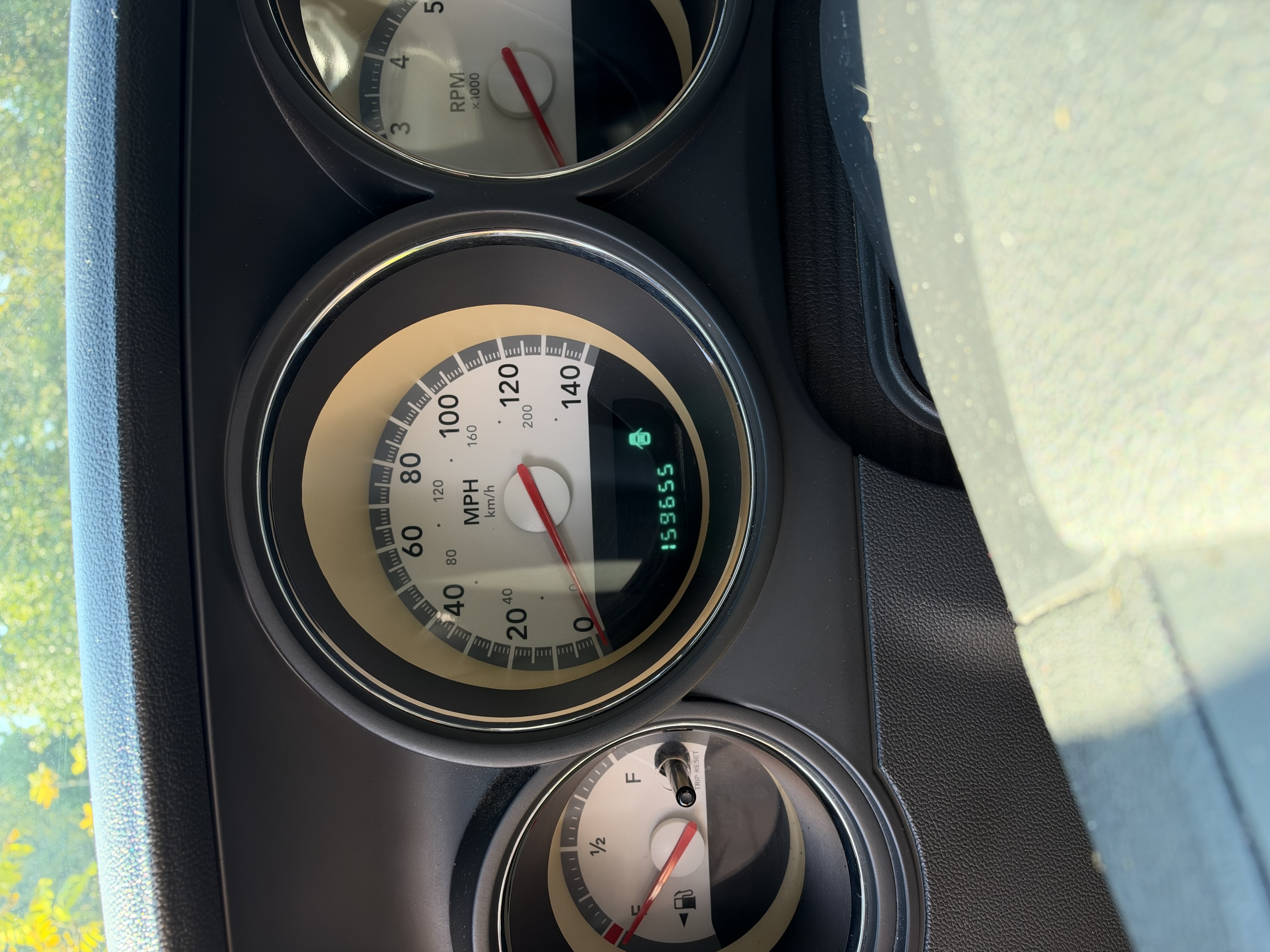 Used 2010 Dodge Challenger SE RWD image 13