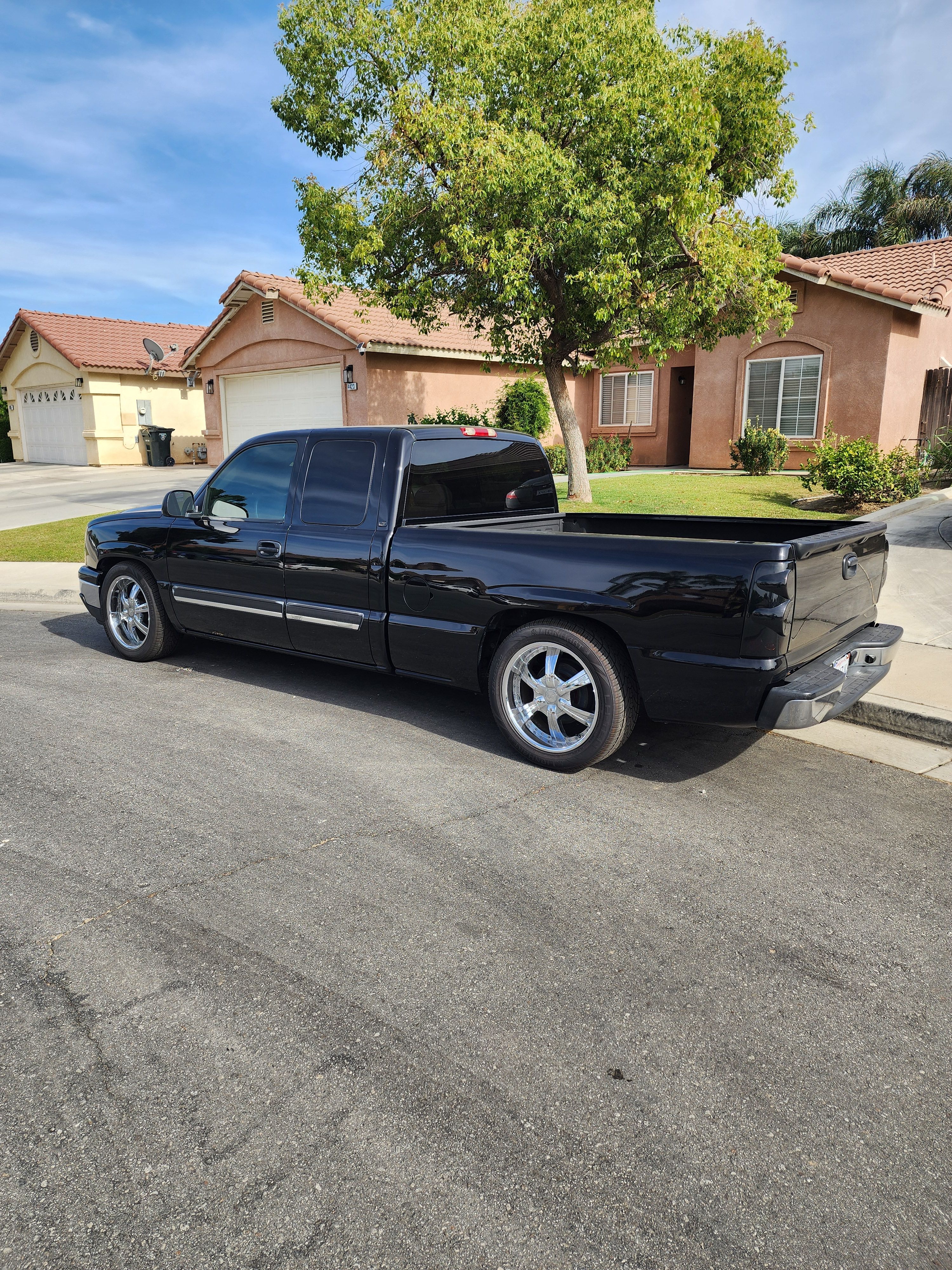 Used 2007 Chevrolet Silverado 1500 LT RWD image 2