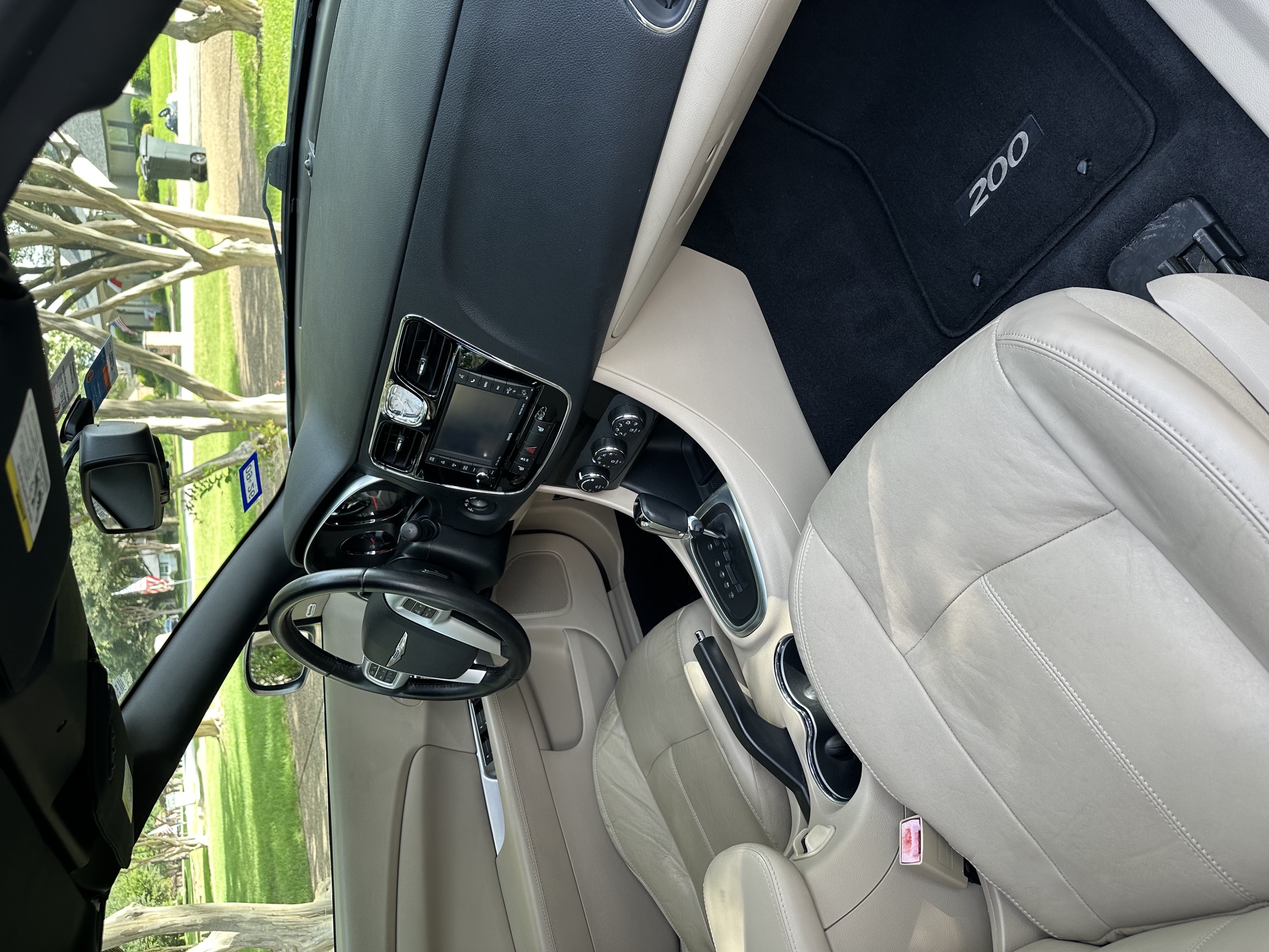 Used 2012 Chrysler 200 Limited FWD image 11
