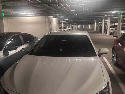 Used 2018 Toyota Camry LE image 8