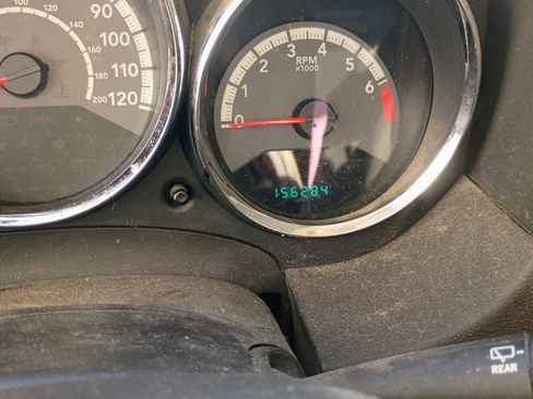 Used 2010 Dodge Caliber SXT image 9