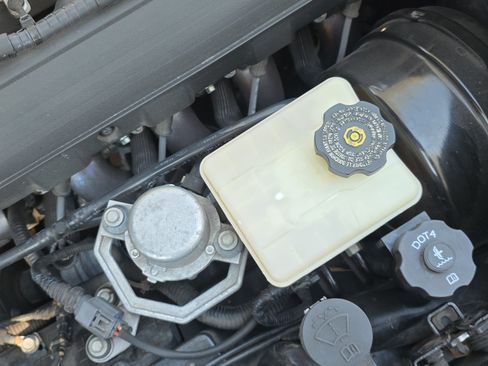 Used 2015 Chevrolet Corvette Z06 w/ 3LZ Preferred Equipment Group image 12