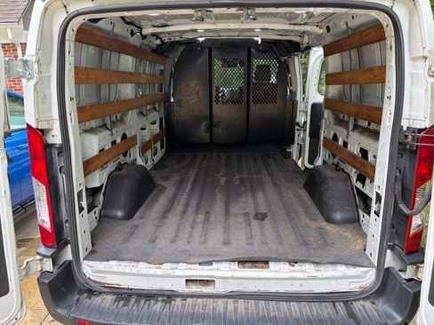Used 2019 Ford Transit 250 130 Low Roof w/ Exterior Upgrade Package RWD image 18