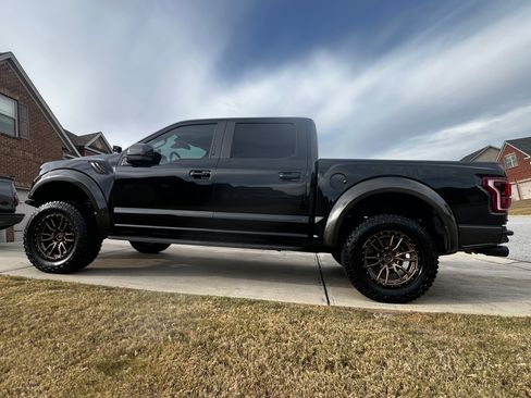 Used 2018 Ford F150 Raptor w/ Equipment Group 802A Luxury AWD/4WD image 2