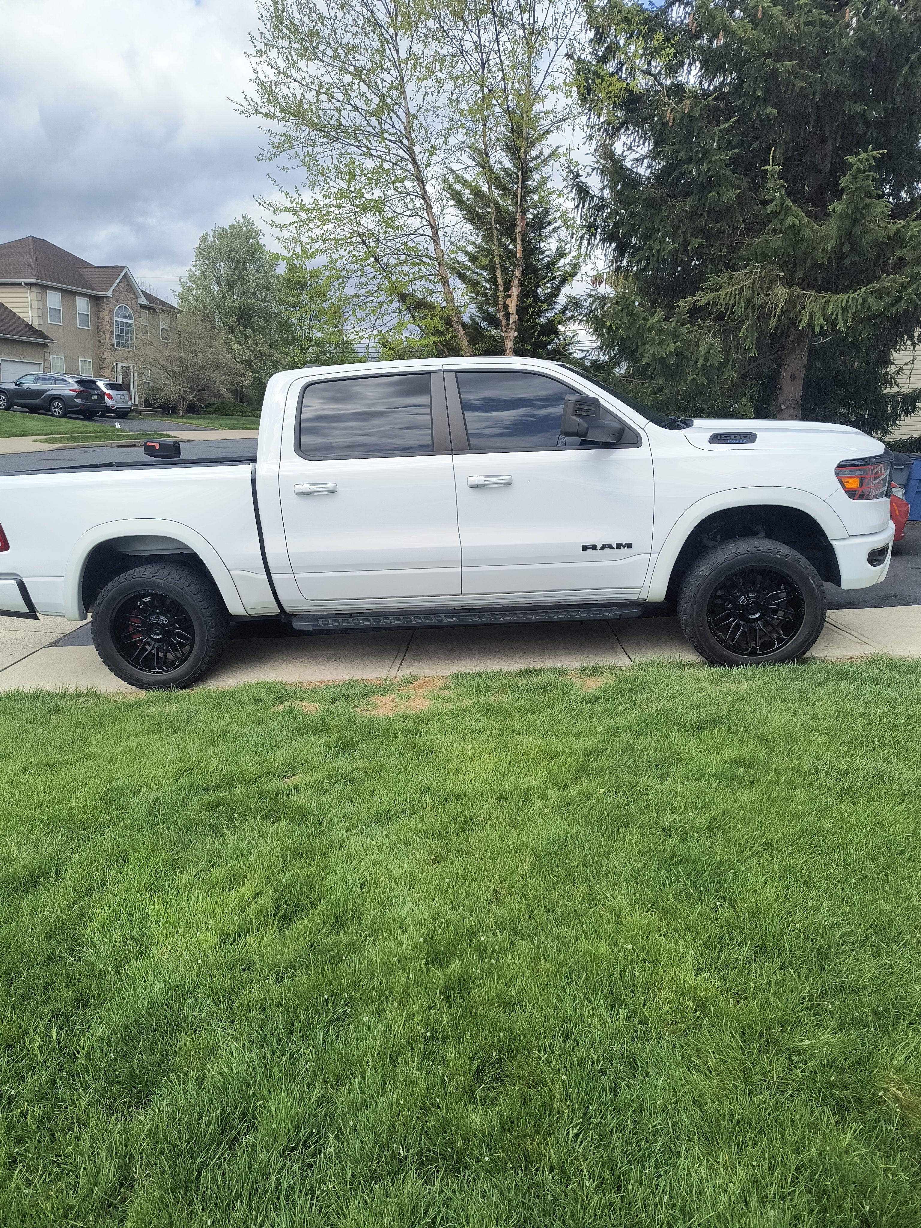 Used 2021 RAM 1500 Big Horn AWD/4WD image 2