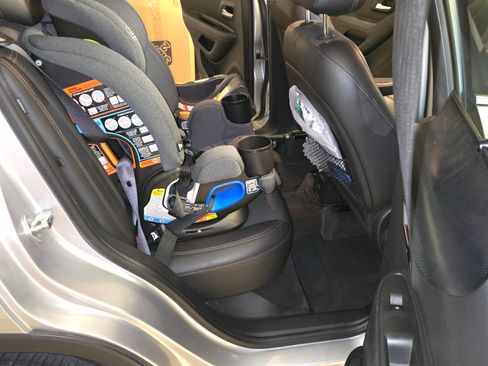 Used 2017 Chevrolet Trax LT w/ LT Convenience Package image 13