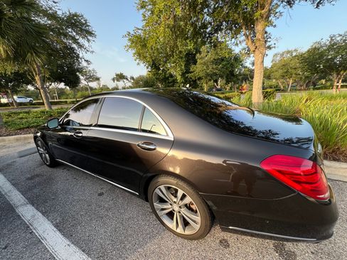Used 2017 Mercedes-Benz S 550 4MATIC Sedan image 4