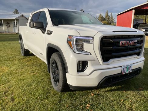 Used 2021 GMC Sierra 1500 Elevation w/ Preferred Package image 4