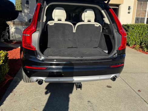 Used 2019 Volvo XC90 T5 Momentum w/ Advanced Package image 11