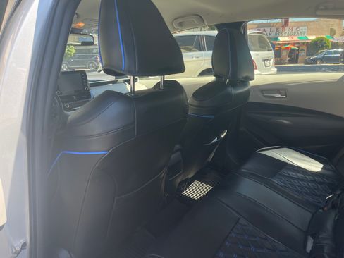 Used 2021 Toyota Corolla LE image 10