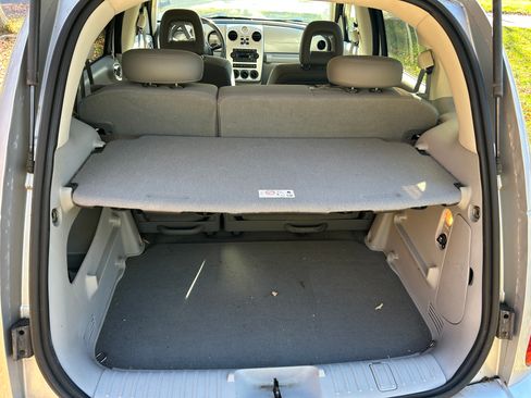 Used 2010 Chrysler PT Cruiser Classic Sport Wagon 4D w/ Convenience Group image 6