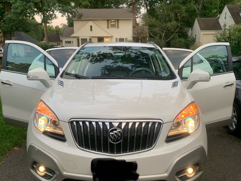 Used 2015 Buick Encore Convenience FWD image 1