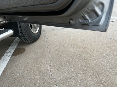 Used 2003 Chevrolet Silverado 3500 LT image 21