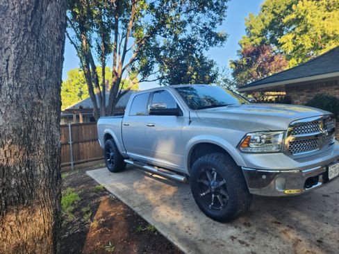 Used 2015 RAM 1500 Laramie w/ Convenience Group image 2