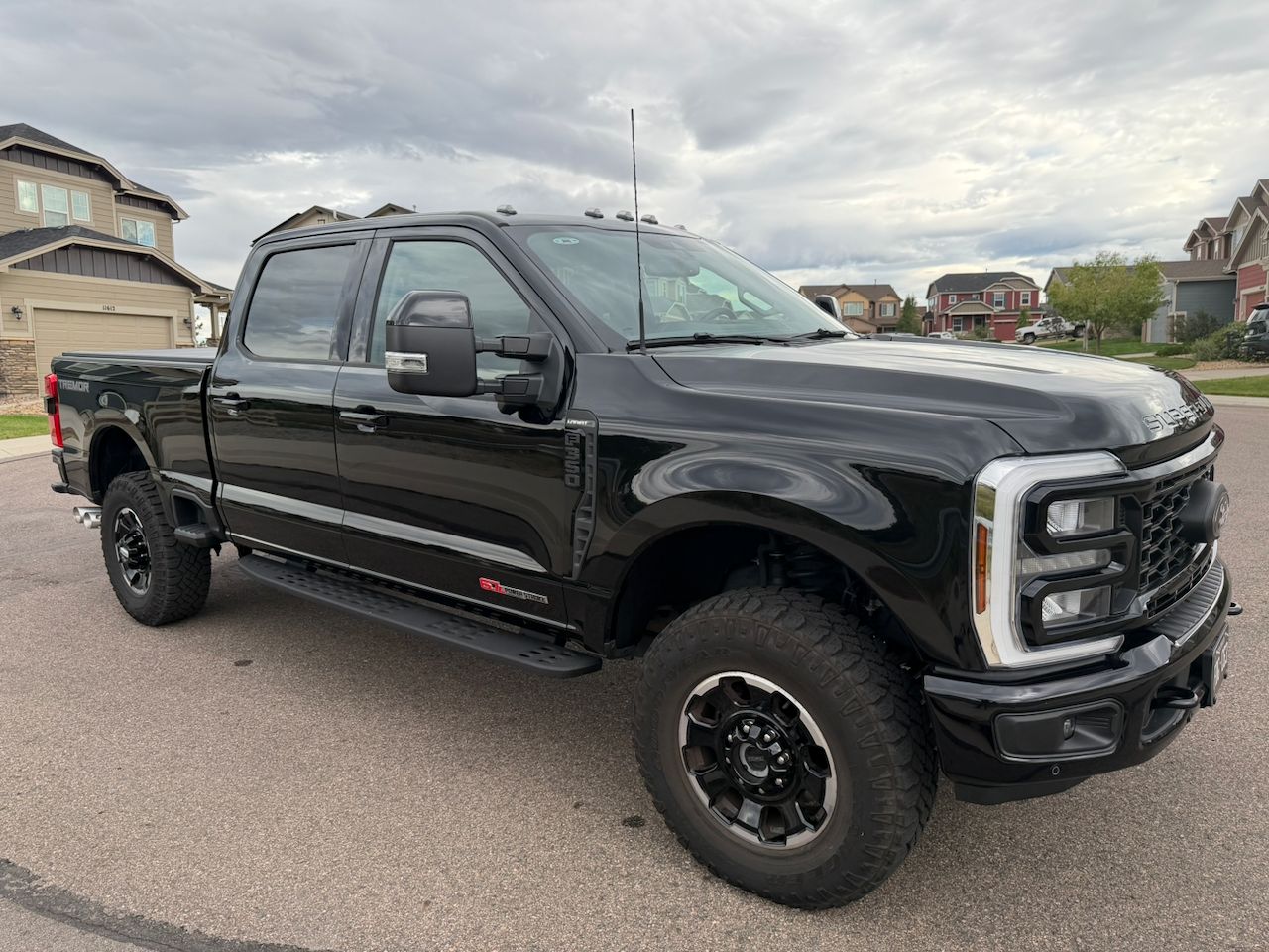 Used 2025 Ford F350 Lariat w/ Lariat Ultimate Package AWD/4WD image 1