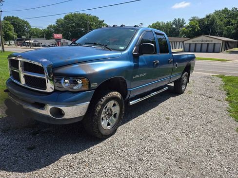Used 2003 Dodge Ram 2500 Truck SLT image 2