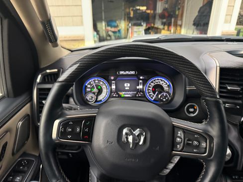 Used 2019 RAM 1500 Limited image 9