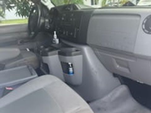 Used 2014 Ford E-350 and Econoline 350 XLT image 10