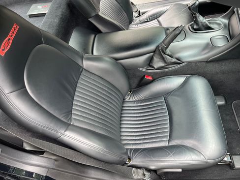 Used 2001 Chevrolet Corvette Z06 w/ Memory Pkg image 22