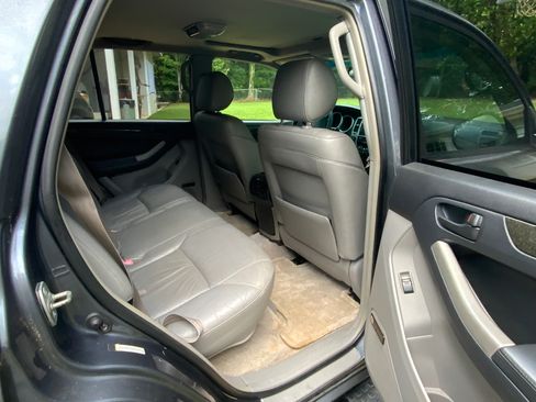 Used 2004 Toyota 4Runner Limited RWD image 18
