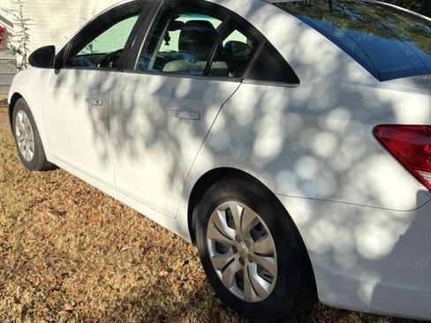 Used 2012 Chevrolet Cruze LS w/ Connectivity Package image 15