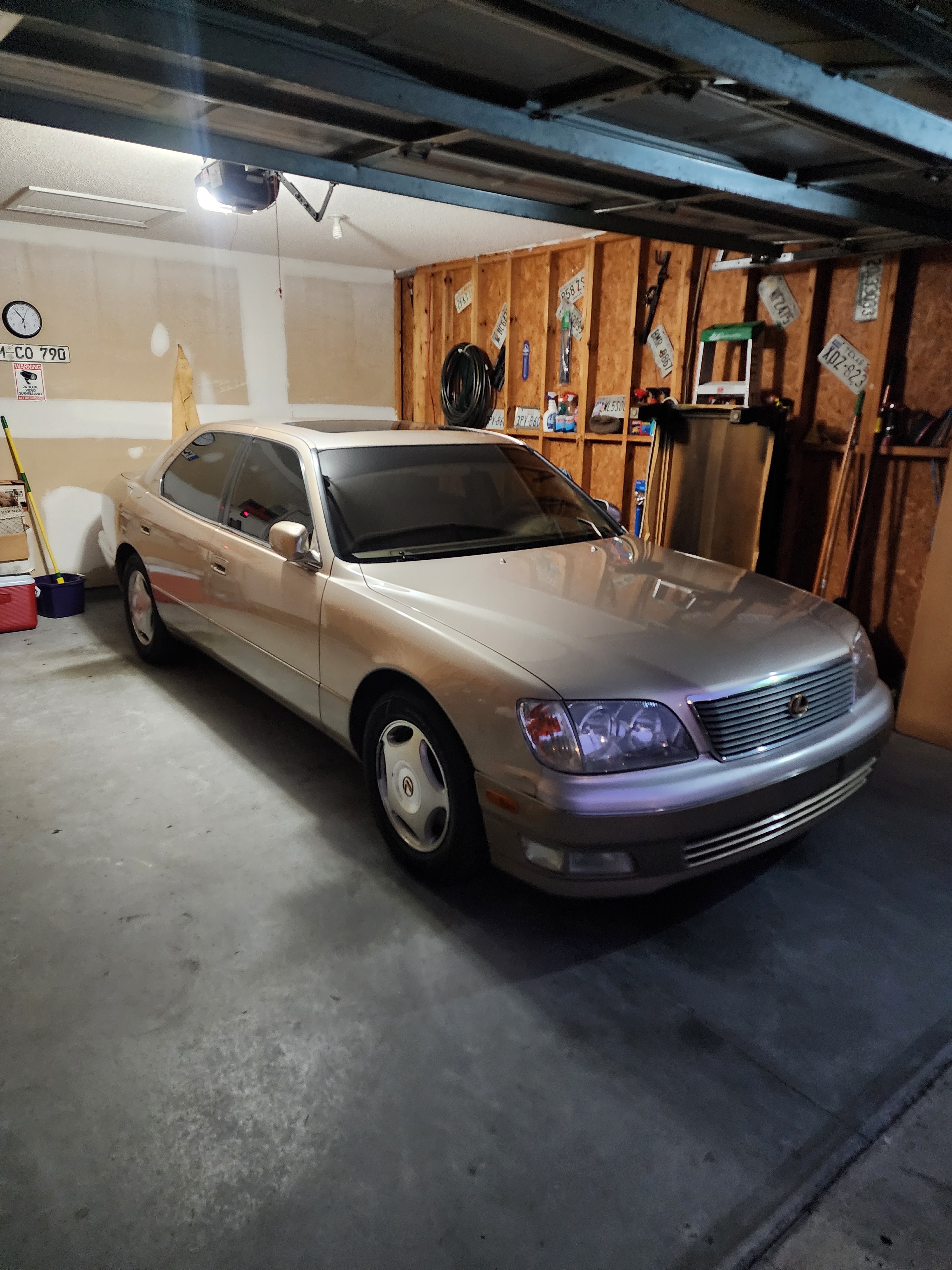 Used 1998 Lexus LS 400 RWD image 1