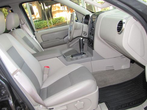 Used 2007 Ford Explorer XLT image 20
