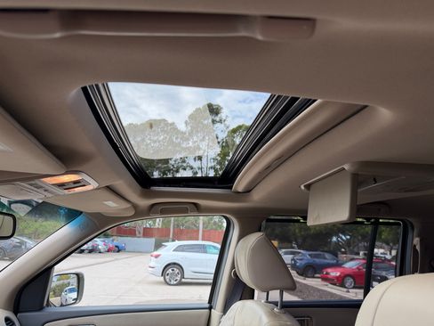 Used 2011 Honda Pilot Touring image 20