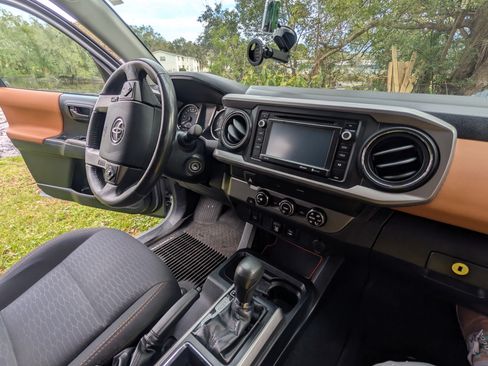 Used 2019 Toyota Tacoma SR5 image 23