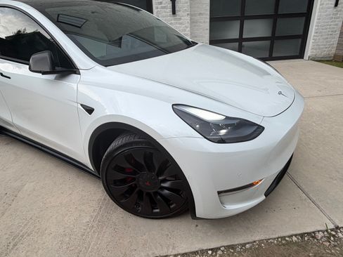 Used 2021 Tesla Model Y Performance AWD/4WD image 5